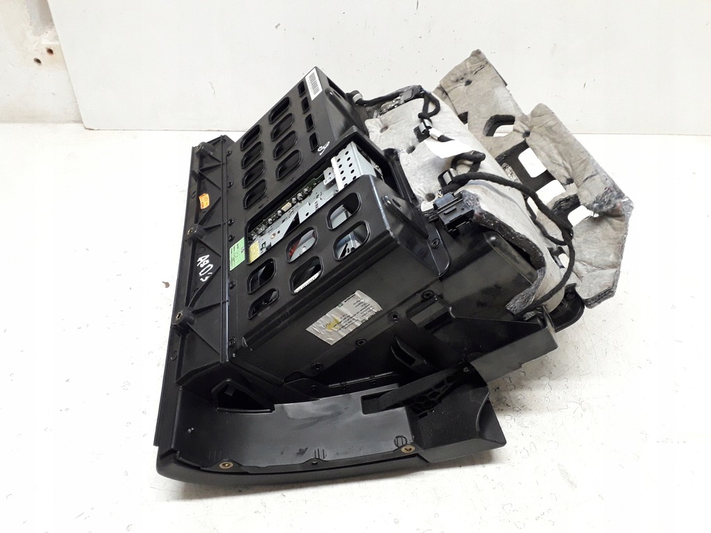 фото №11, Audi a8 d3 02- бардачок пассажира чейнджер cd 4e1857096b