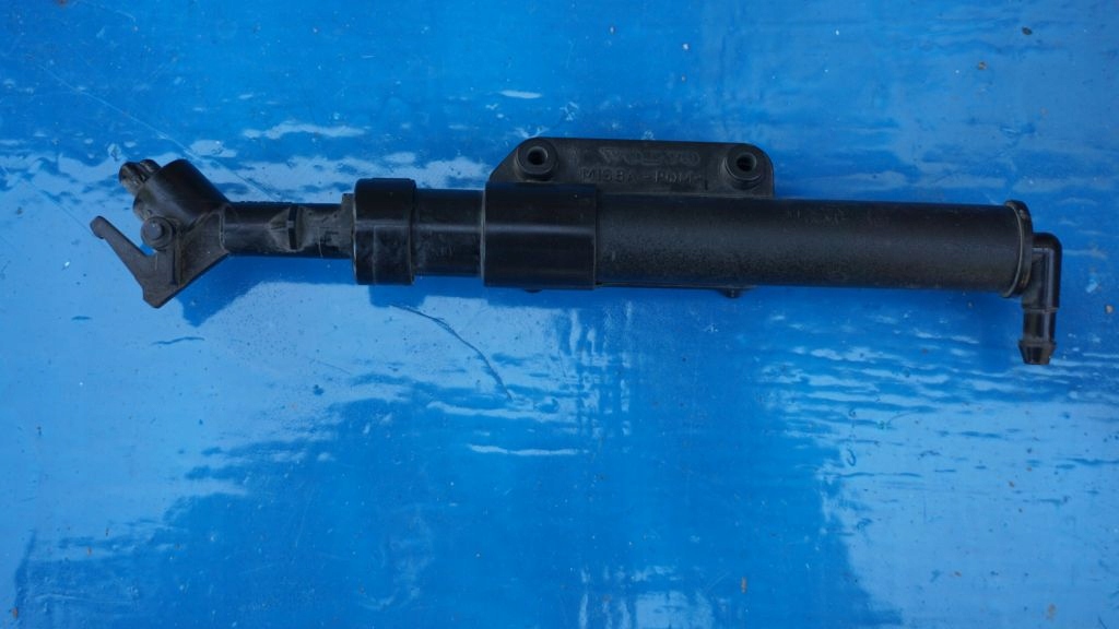 фото №1, Volvo xc60 - омивач лампи правий