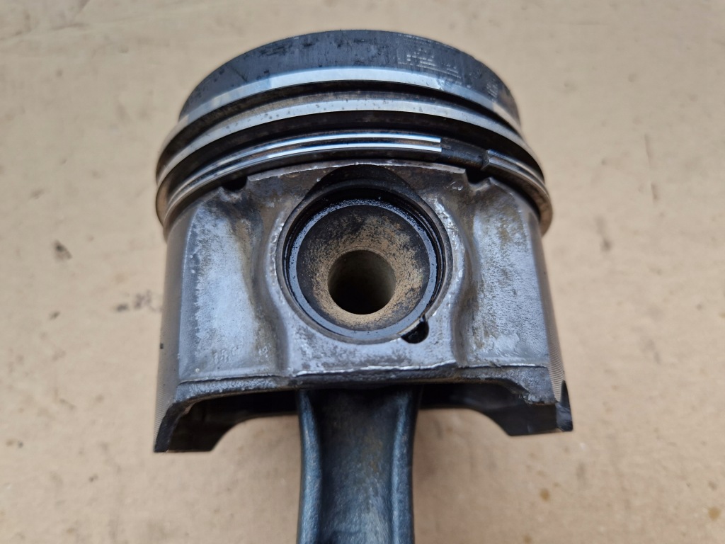 Поршень циліндр шатун mercedes sprinter 1 2.9 tdi 89l21 Зі Шроту