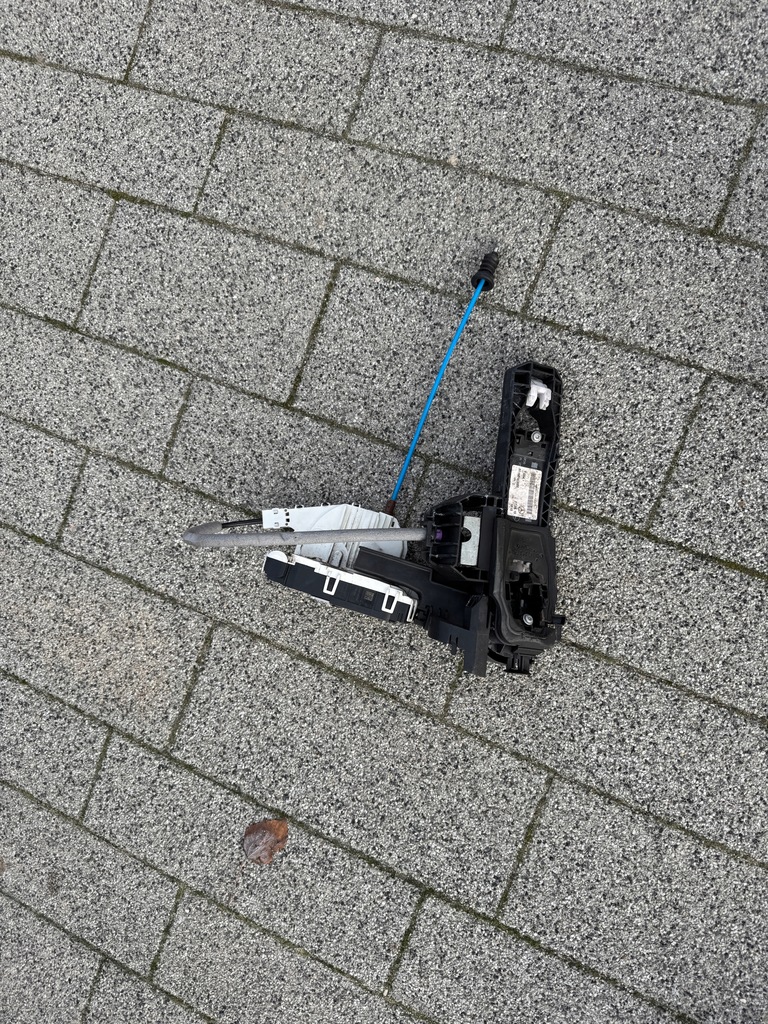 фото №1, Mercedes gla 156 x156 amg замок дверь левый ручка