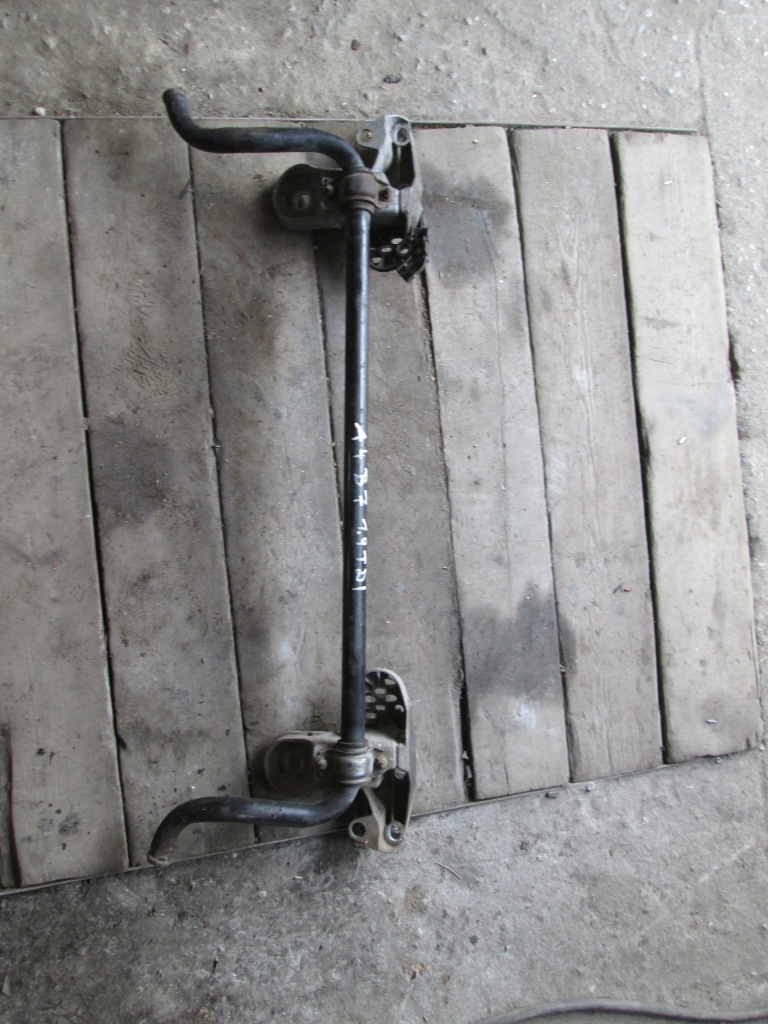 фото №1, Кронштейн крепления стабилизатора правый audi a4 b7 1.9tdi 8e0199352n