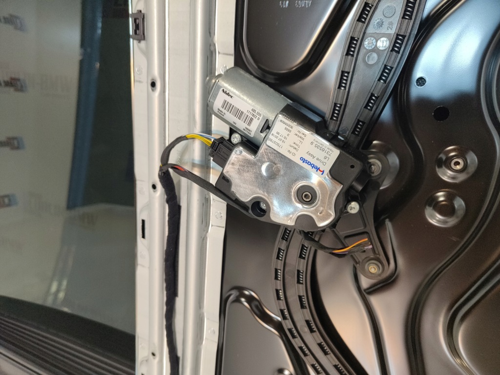 фото №14, Люк стеклянный крыша bmw g30 f90 m5