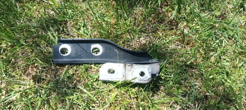 фото №1, Audi a3 8p петля капот правий 8p0823302b