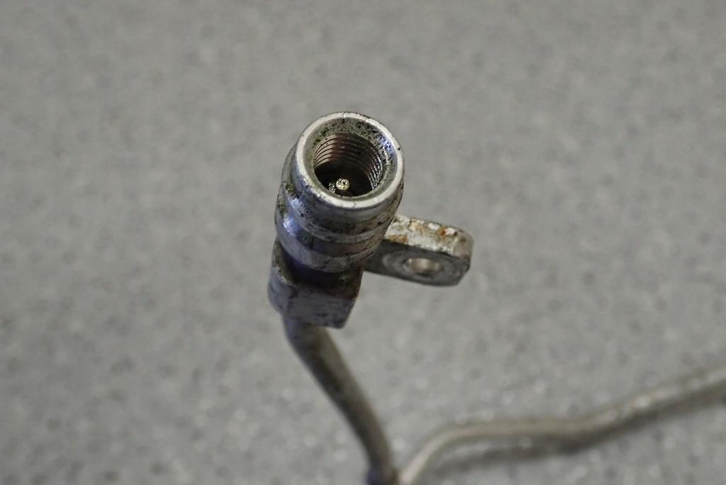 фото №4, Suzuki ignis 04-07 1.3 ddis шланг кондиционера