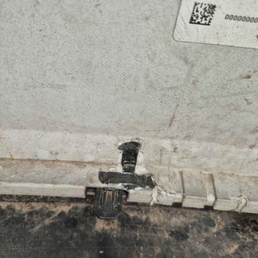 Opel insignia a седан hb рестайлінг  13-17 бампер задні задній фаркоп  pdc Оригінал