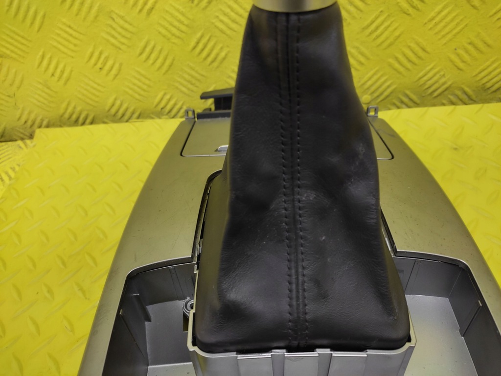 фото №5, Audi a6 c6 консоль туннель средний 4f1864261