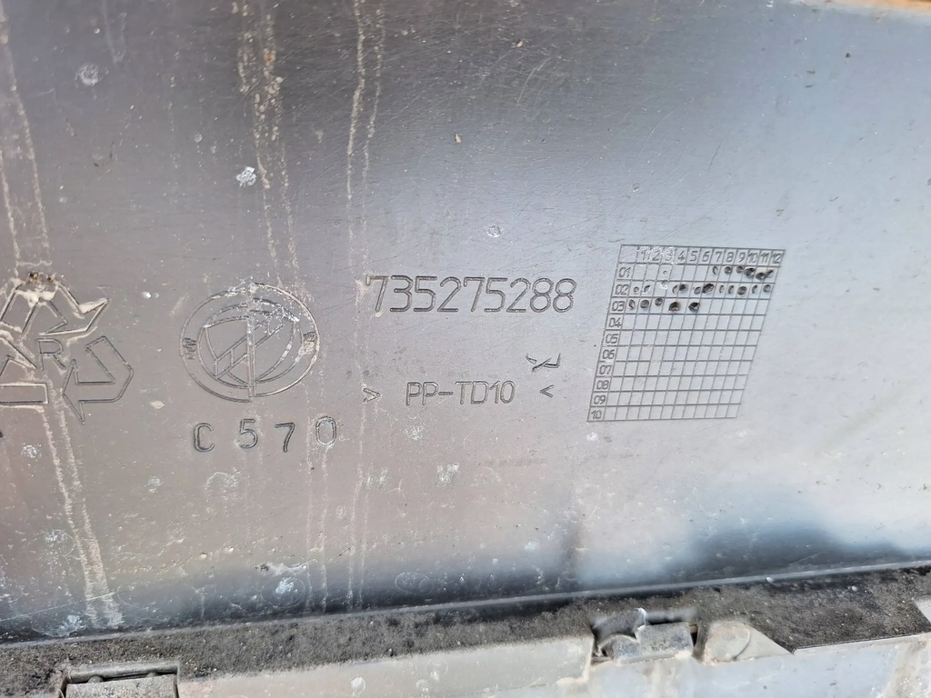 фото №8, Бампер задняя 735275288 fiat stilo 3d 01-