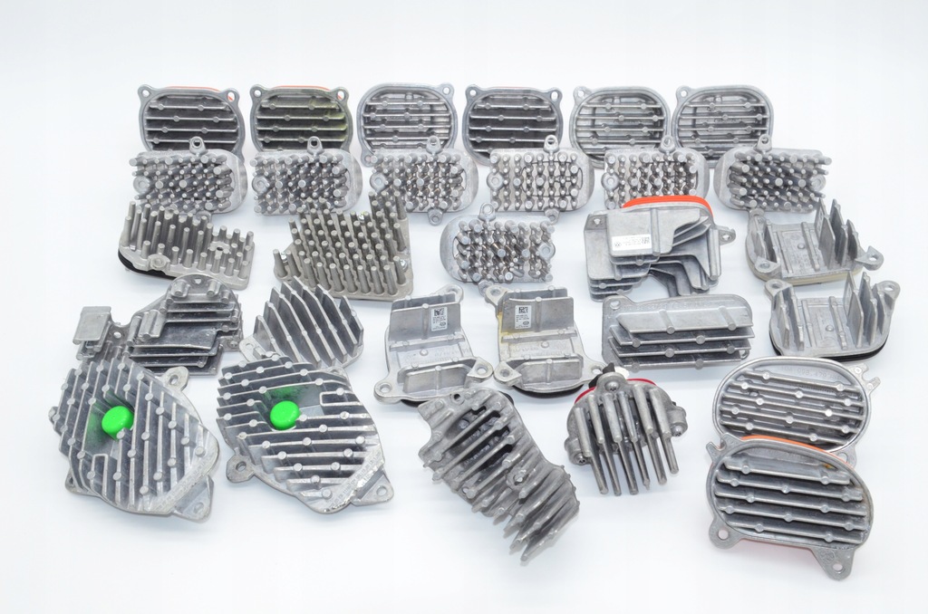 фото №1, Модуль лампи лівий 1305715395 8w0941773 15pin 11+2 led do a4 b9 2016-2020