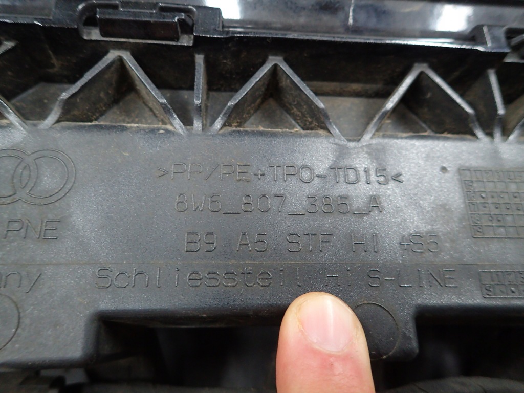 Audi a5 8w6 бампер задний  задний kompletny 4pdc s-line 8w6807385a n21 с Разборки