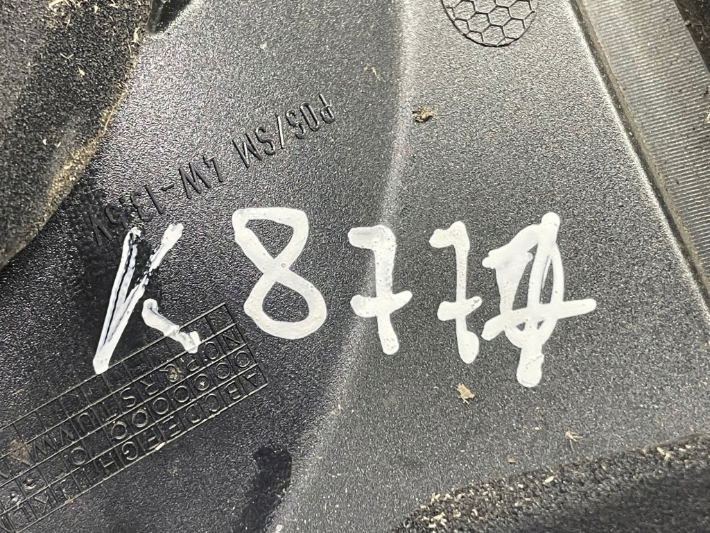 фото №8, Volvo v40 cross country 2013 левая сторона лампа задняя