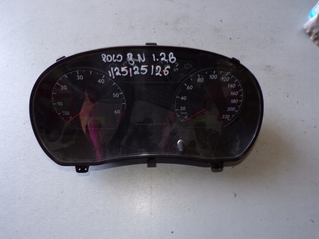 фото №1, Счетчик vw polo iv 9n 6q0920800p