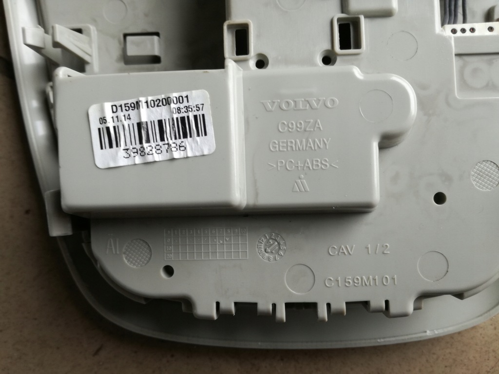 фото №4, Volvo v40 ii 2012 - 2019 rok лампа освітлення кабіни 31398259