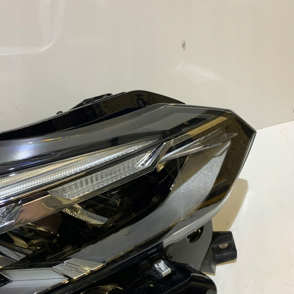 фото №4, Лампа передняя правая перед 260104525r led pure vision renault captur ii