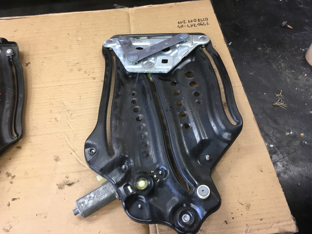 фото №6, Механизм стекло правый левый задняя audi a5 8t cabrio