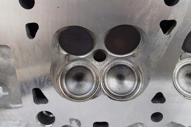 фото №8, Головка ліва mazda tribute ford maverick mondeo 3.0 v6