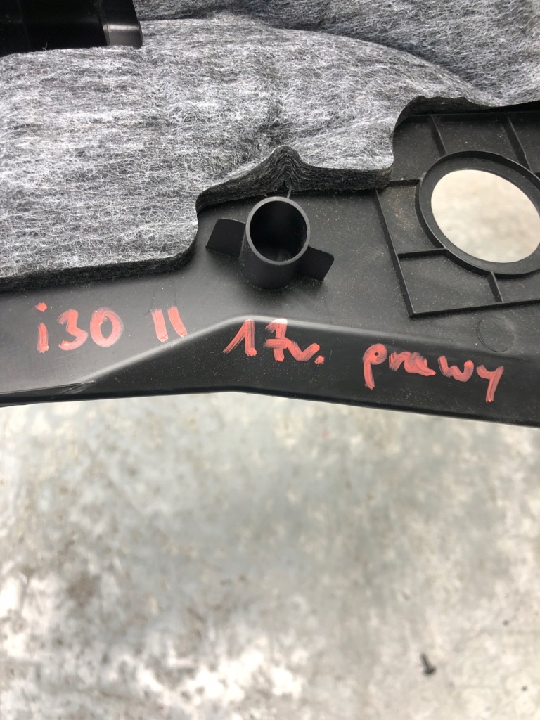 фото №8, Hyundai i30 ii kombi защита порог сиденье задняя правый 85896-a6000