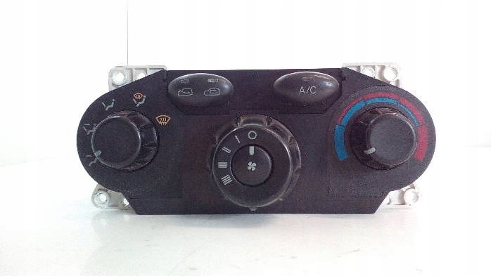 фото №9, Панель обдув i кондиционера hyundai santafe 2001r