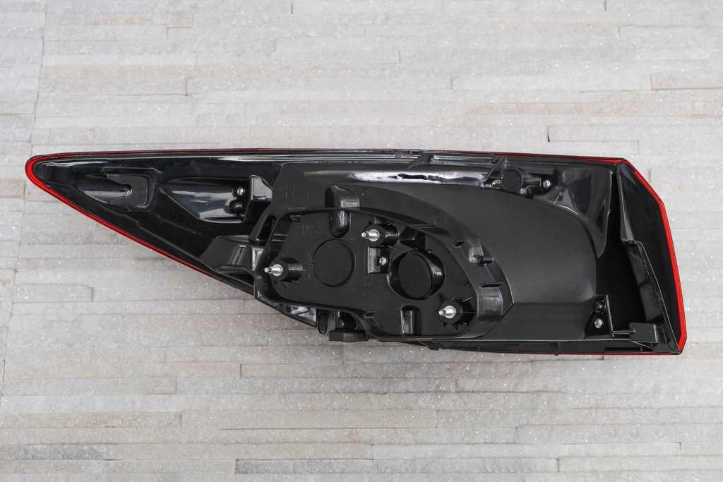 фото №11, Mazda 3 bm 2014-16 hb лампа задня права b45c51150c