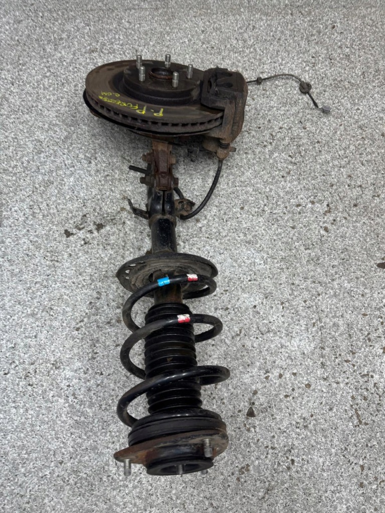 Поворотный кулак амортизационная стойка правый перед subaru forester v 2019-2023 2.0 в Украине