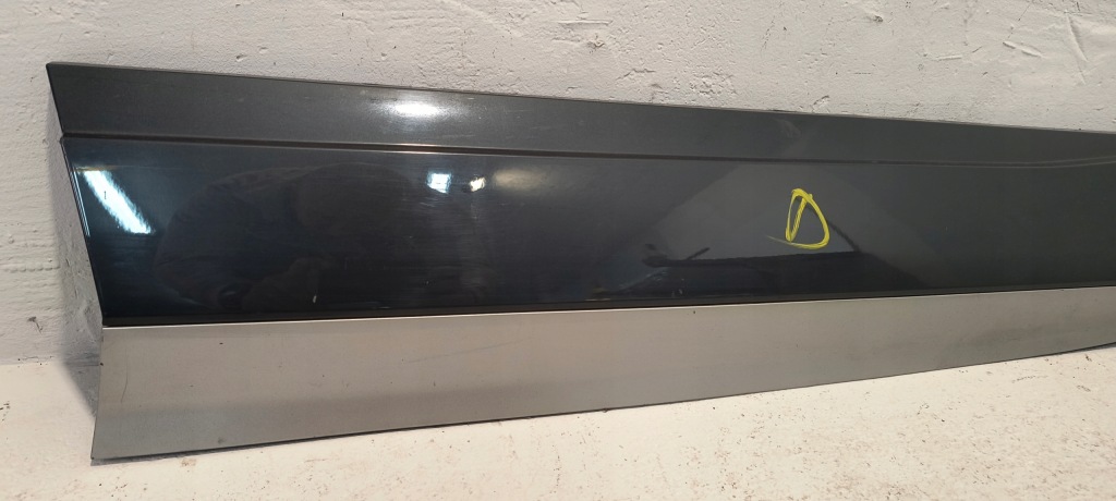 фото №1, Молдинг дверь левый перед audi q4 e-tron