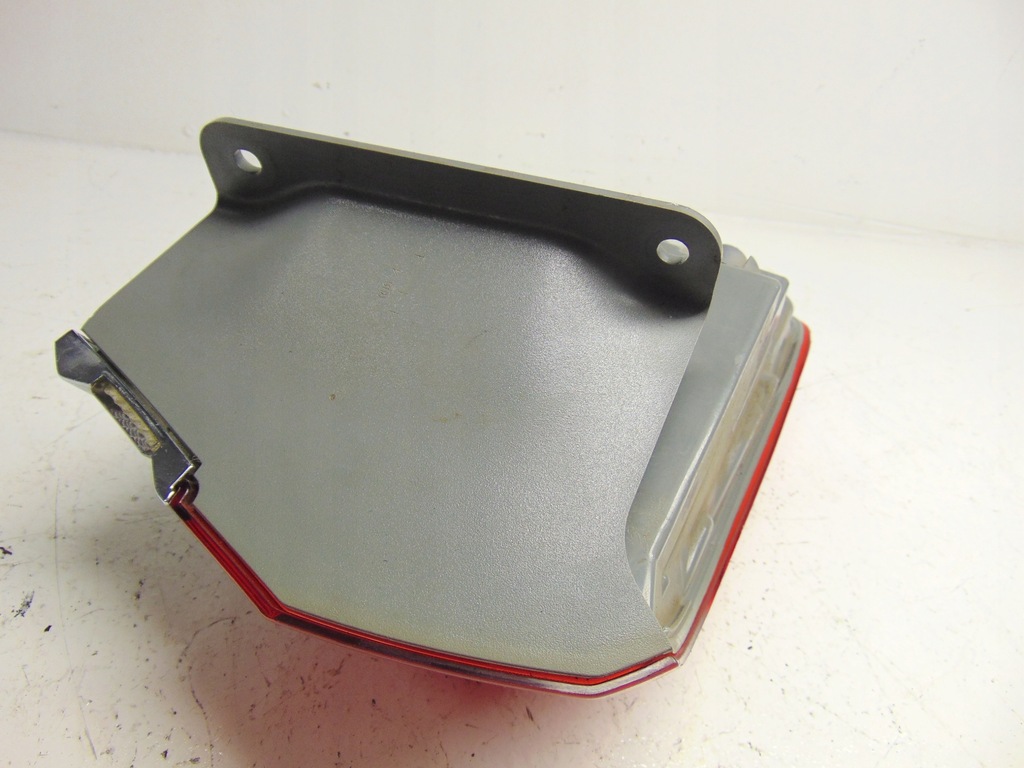 фото №9, Лампа правая задняя задняя jeep grand cherokee iv wk2 europa