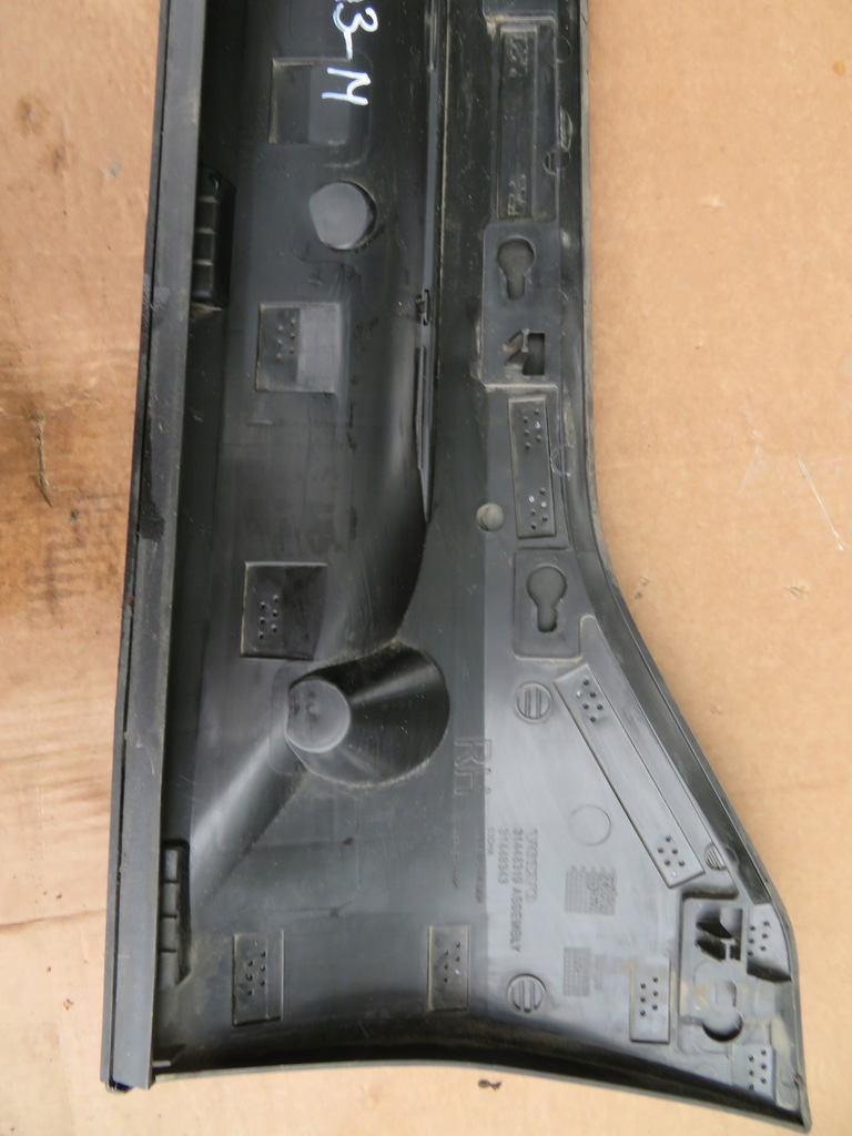 фото №13, Volvo xc40 молдинг дверь правый задняя