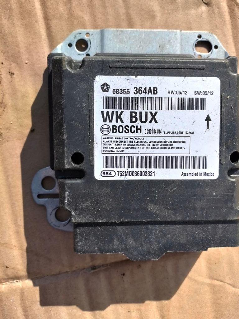 Купити Датчик airbg jeep grand cherokee wk2 68355-364ab