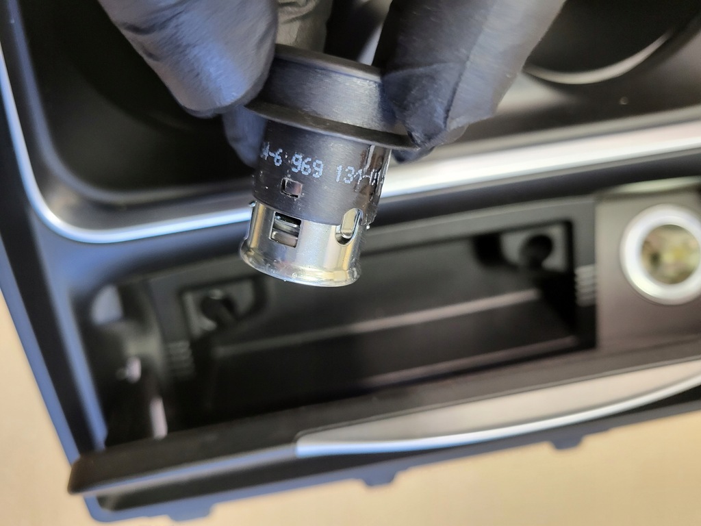 фото №7, Бардачок кронштейн na чашка підсклянник рамка прикурювач роз'єм bmw 3 f30 оригінальний номер eu