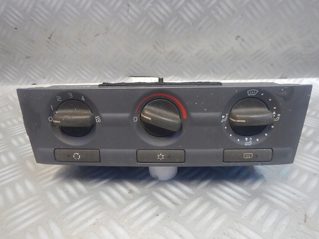 фото №1, Volvo s40 v40 i панель кондиционера обдув