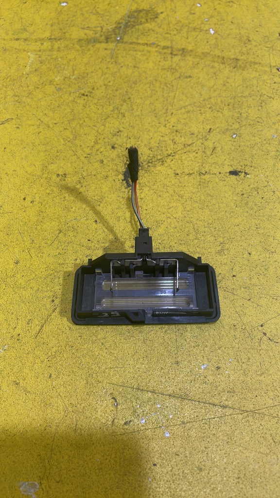 фото №1, Bmw 1 e87 - лампа освітлення салону - 6962013