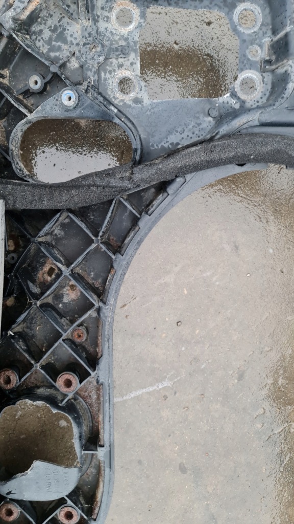 фото №4, Pas перед підсилювач audi a6 c6 голий