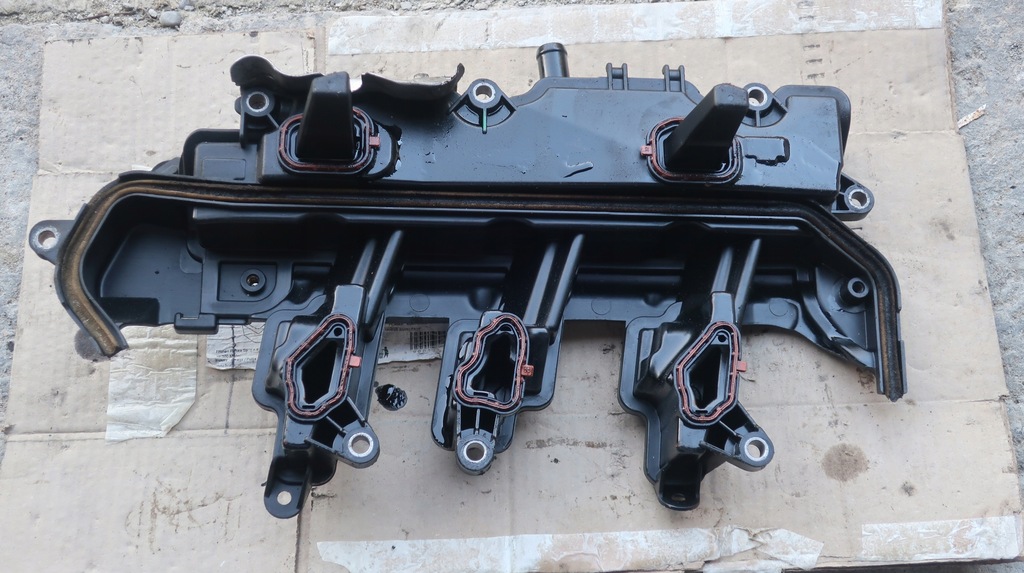 фото №1, Крышка клапанов вентиляция картера renault master iii movano b 118305765r