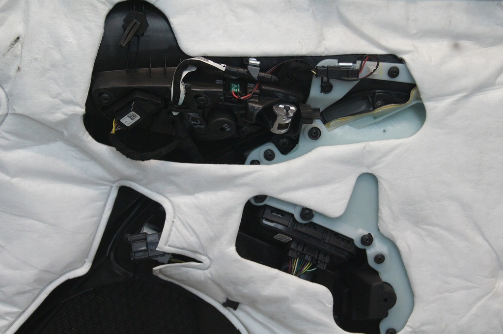 фото №14, Chevrolet camaro vi обшивка дверь левый обивка левая