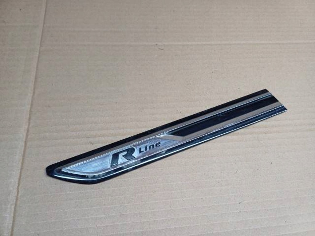 фото №1, M28 vw arteon молдинг эмблема значок дверь правая перед 3g8853688b