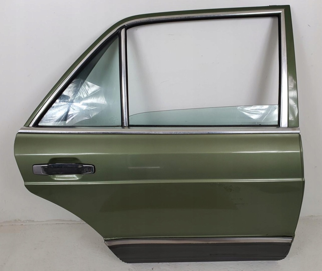Купить Дверь правый задний  задние 876 mercedes w126