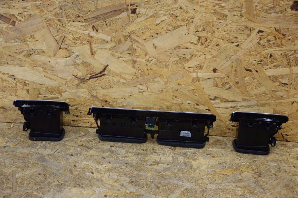 фото №10, Dekor панель решётка воздуховод панели velar l560 идеальное состояние новый 20r