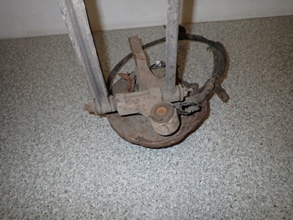 фото №5, Hyundai tucson 2.0 crdi 2wd 04- поворотный кулак задняя левая