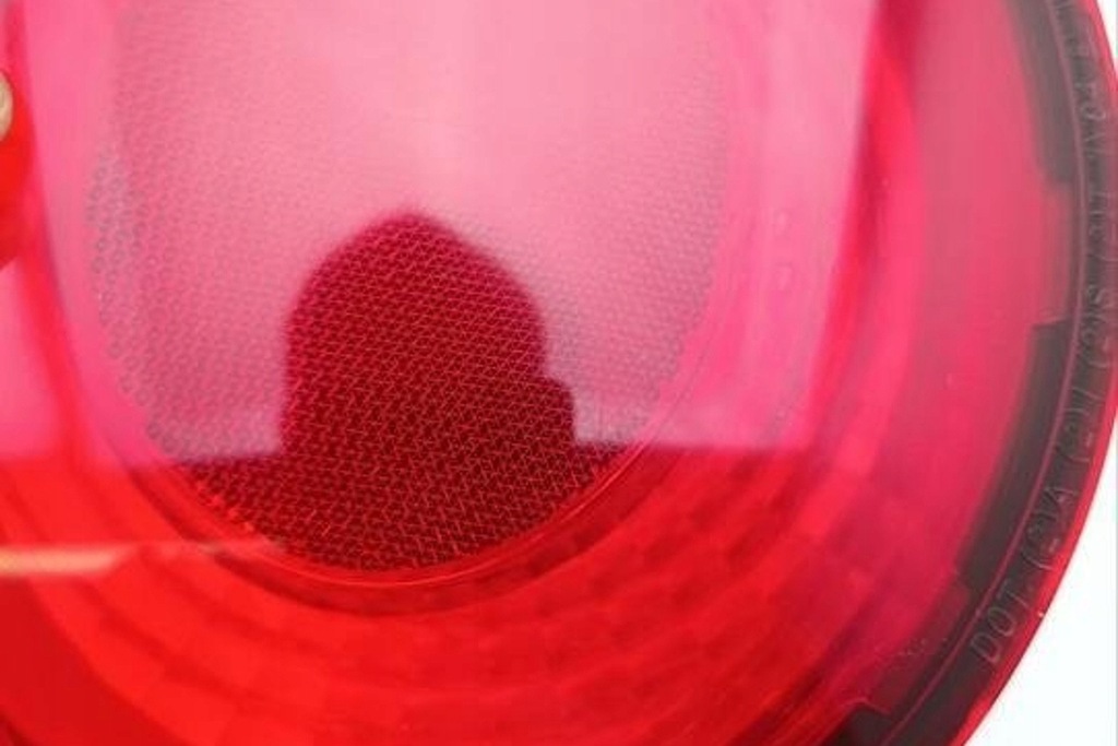 фото №12, Лампа права задня chevrolet corvette c6 10440716 бензиновий 298kw 2005