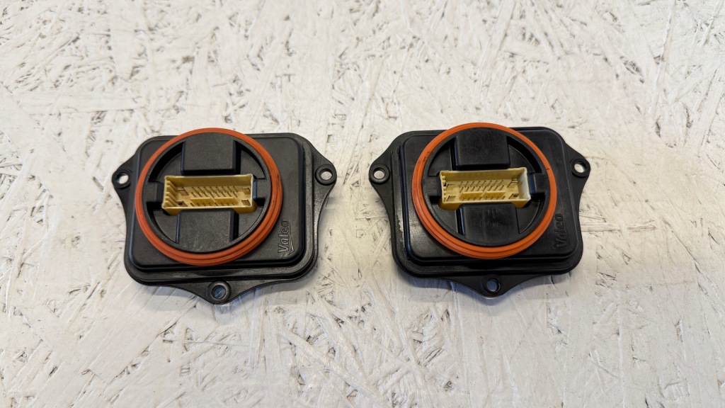 фото №1, Jeep grand cherokee wk2 модуль повороту лампи 90089565