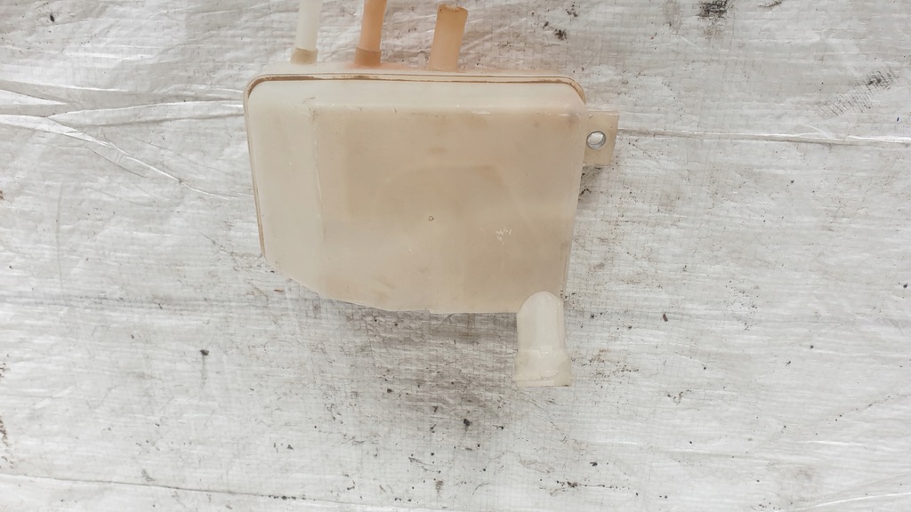 фото №10, Maxity cabstar 07- бак жидкость тормозной