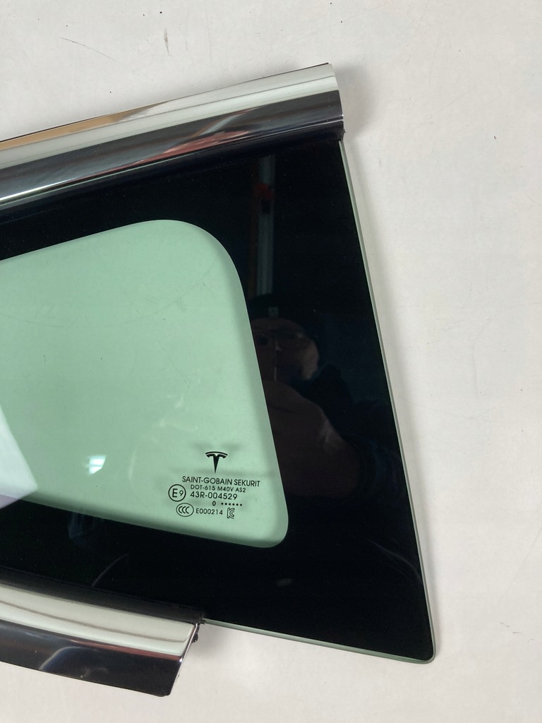 фото №4, Стекло кузовная правая tesla 3