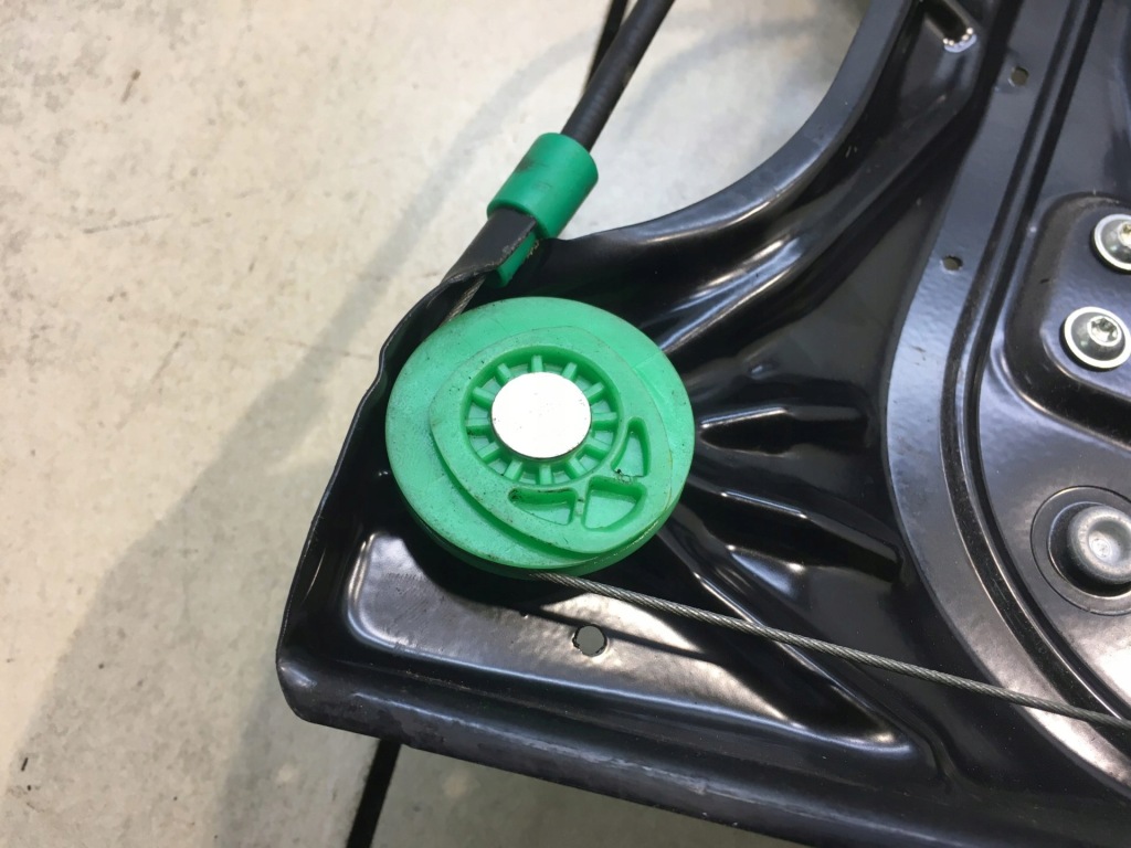 фото №9, Підйомник скло правий перед discovery 3 iii lr3