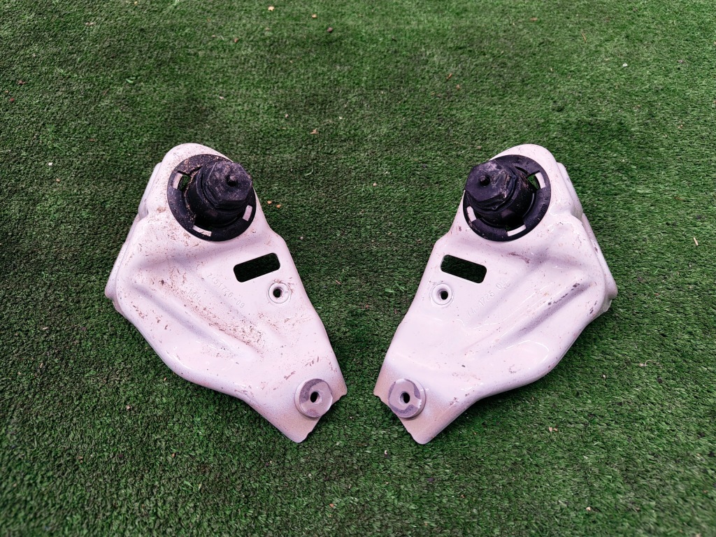 фото №1, Bmw x7 g07 кронштейн правый 7451726