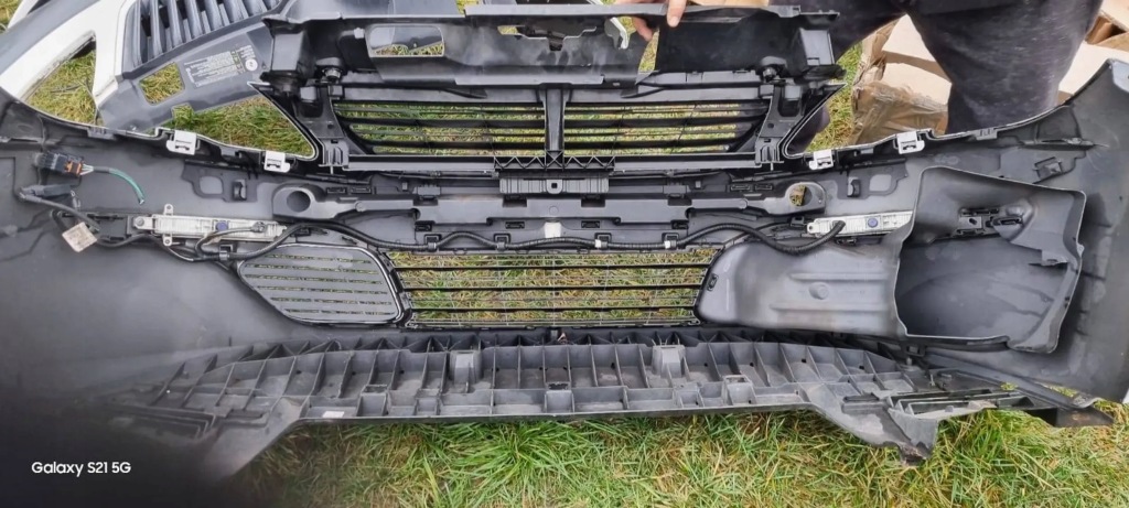 Бампер передній перед peugeot 308 t9 13- Недорого