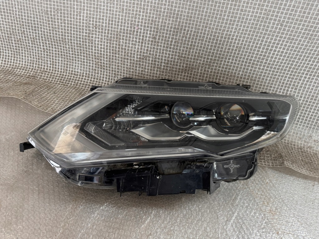 Купить Nissan xtrail t32 рестайлинг  левая фара full led