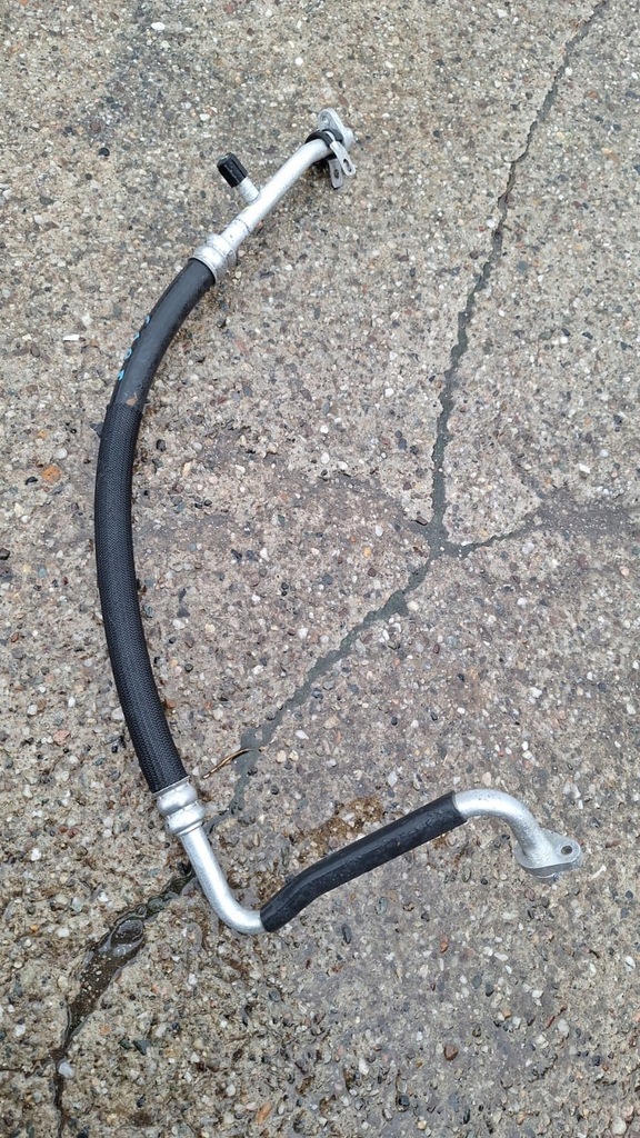 фото №1, Шланг кондиционера renault captur i clio iv 924541854r