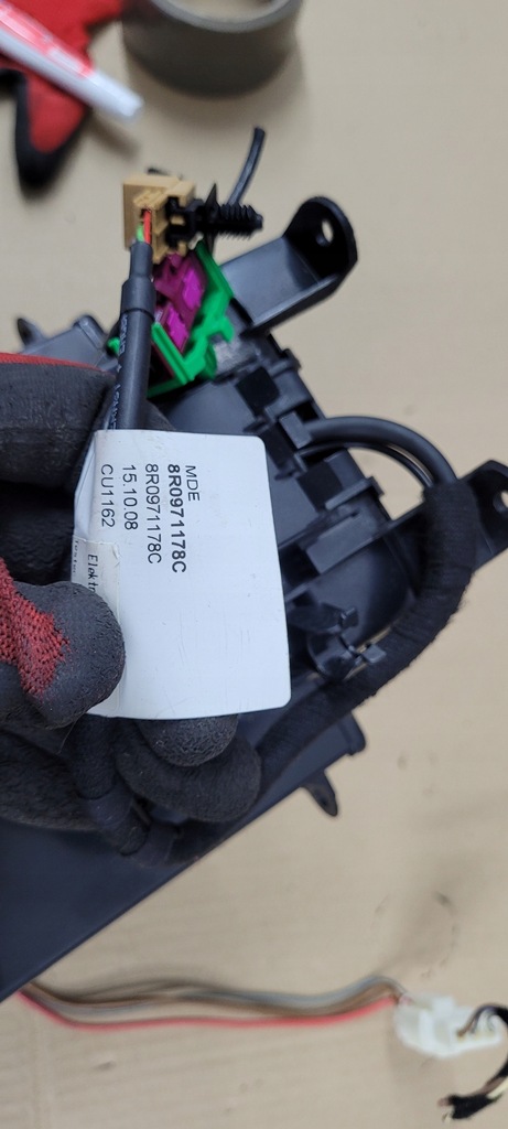 фото №7, Q5 8r sq5 роз'єм na телефон бардачок підлокітник 8r0864981f