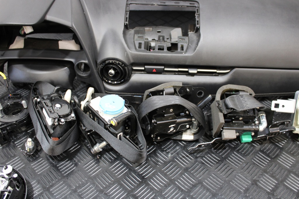 фото №8, Приборная панель консоль подушка безопасности подушки безопасности mazda cx3 cx-3 lift