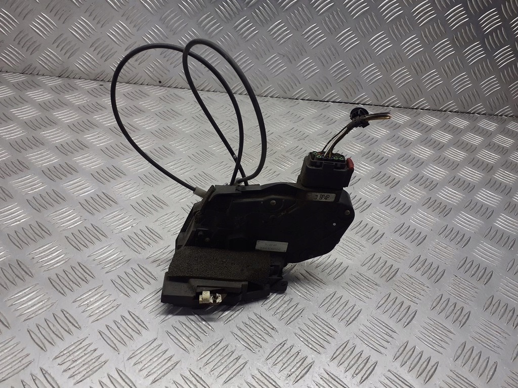 фото №1, Замок двері правий задня mazda 3 bk 5pin