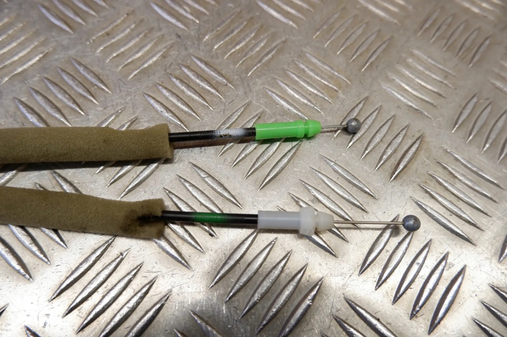 Замок лівих передніх двері toyota prius plus _w4_ 6904060220 1.8l Зі Шроту